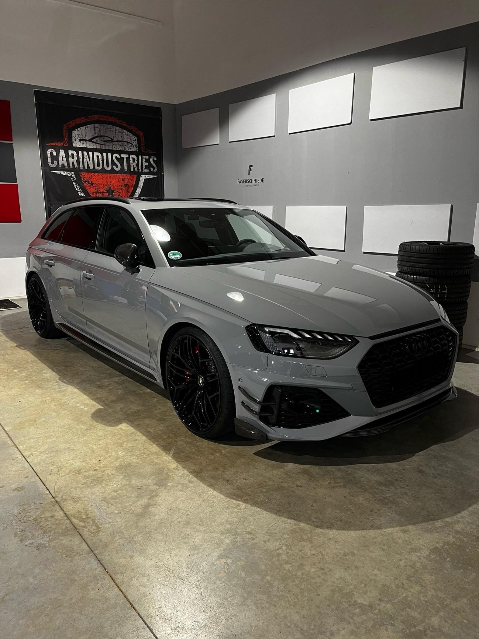Audi RS4 nach professioneller Autoaufbereitung Babenhausen