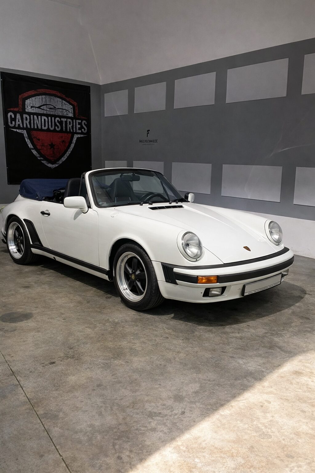 Klassisches Fahrzeug im Rahmen einer professionellen Oldtimeraufbereitung