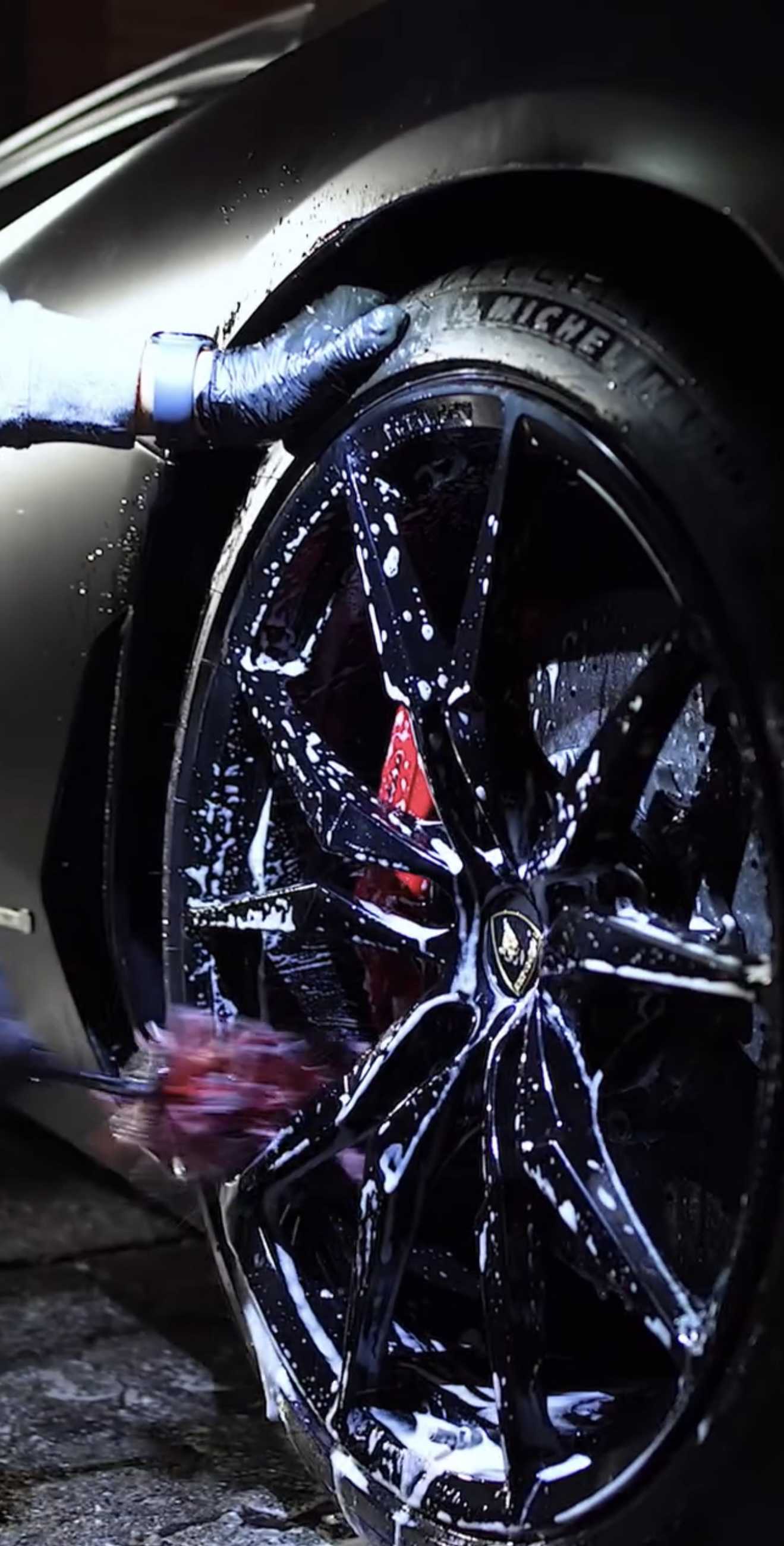 Felgenreinigung und Vorbereitung vor der Keramikversiegelung