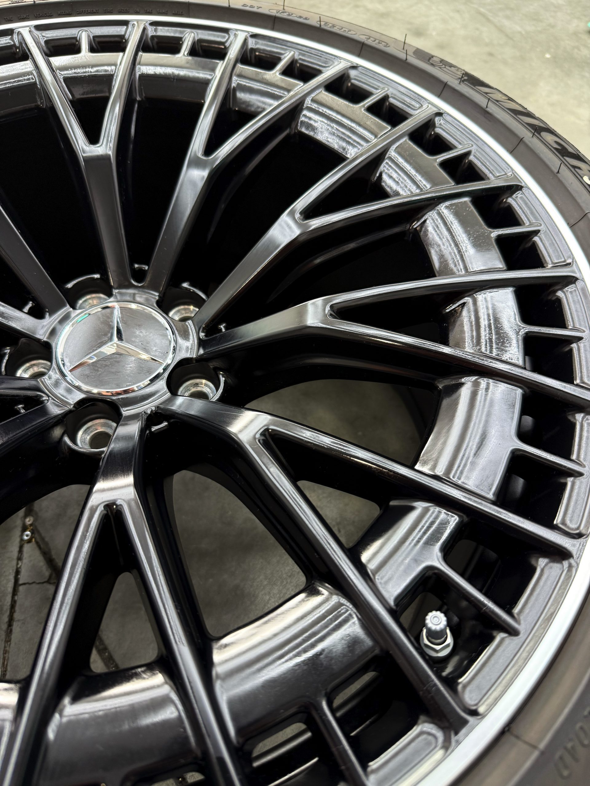 Weitere Reinigungsschritte an einer Felge vor der Keramikversiegelung