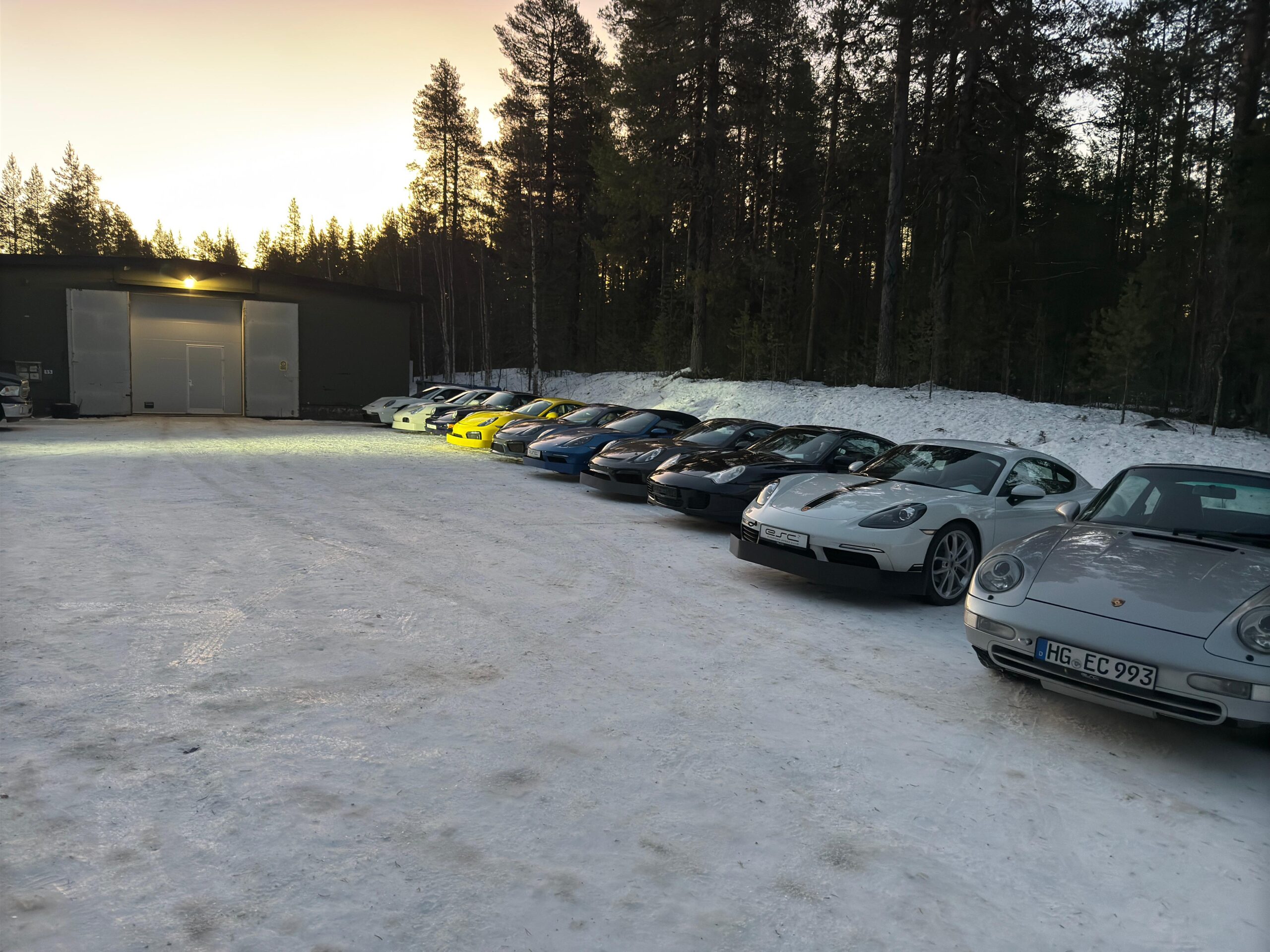 Eventfahrzeuge des European Speed Club in Schweden in Reihe